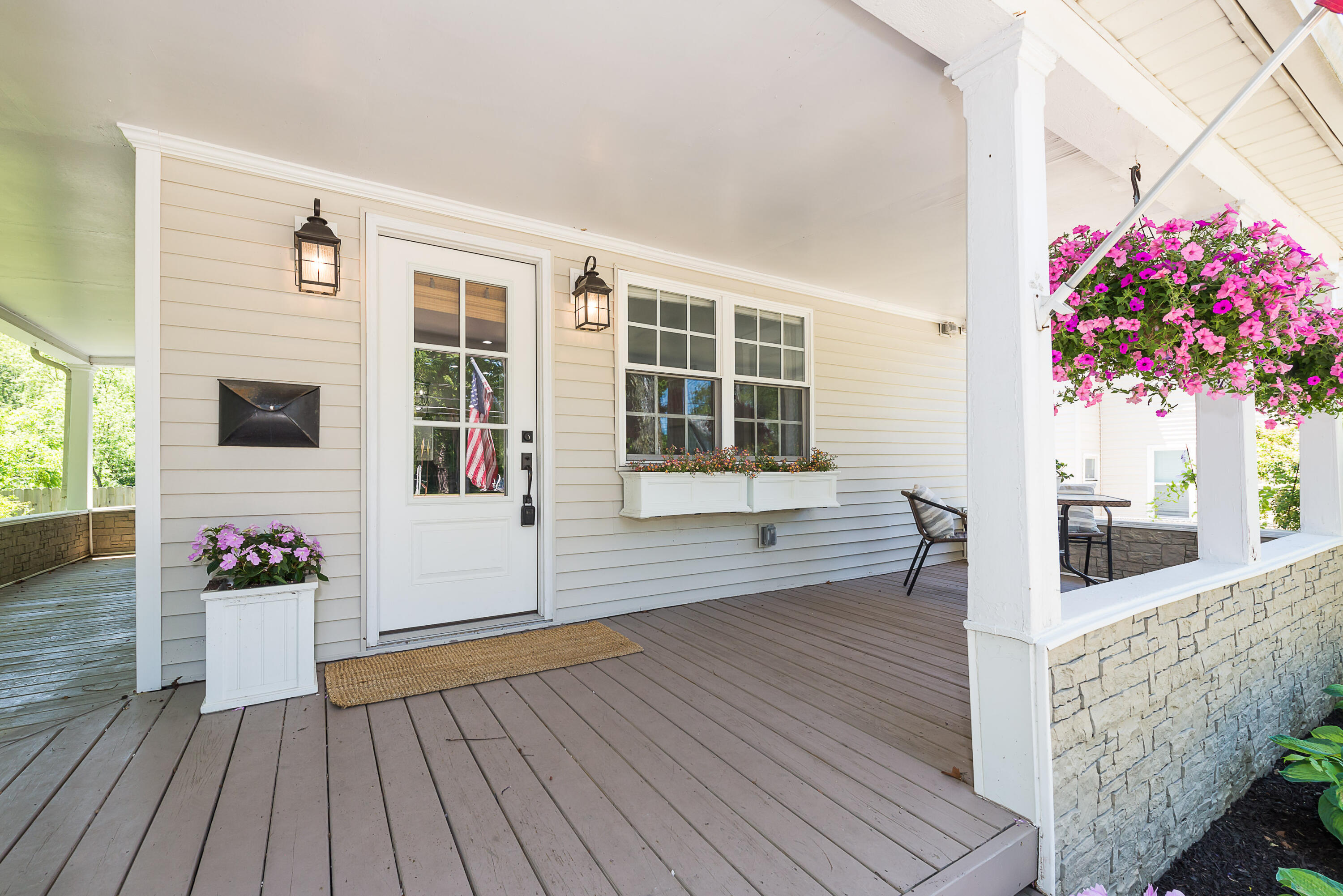611 West Silver Lake Road Fenton, MI 48430 - Photo 2 of 50 DSC_12