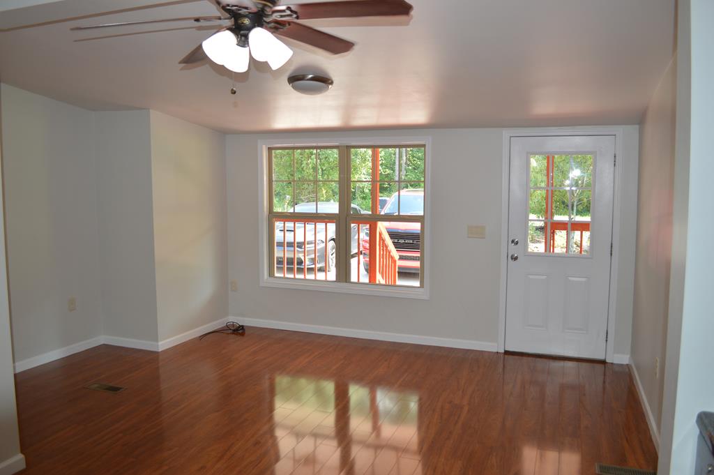 1405 Freeland Road Dalton, GA 30721 - Photo 9 of 32 Gallery Image 9
