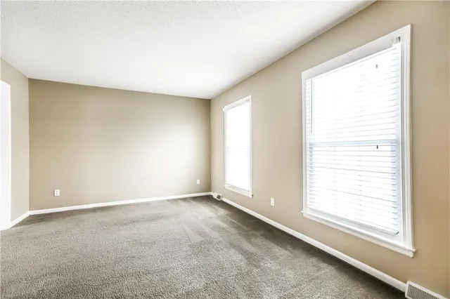 $2,495 | 14916 West 65th Street, Shawnee, KS 66216