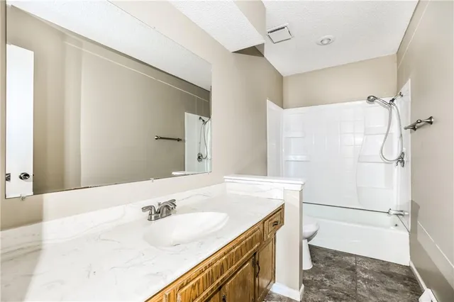 $2,495 | 14916 West 65th Street, Shawnee, KS 66216