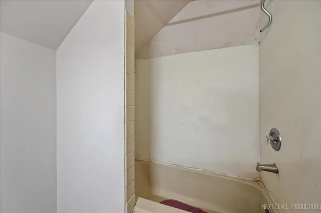 $150,000 | 253 Church Street, West Chicago, IL 60185