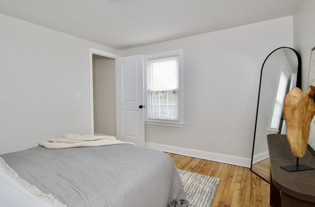1657 Carew Street Springfield, MA 01104 - Photo 18 of 42