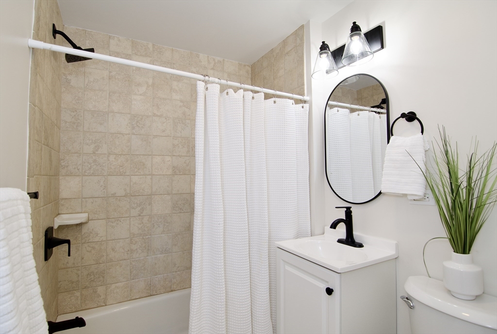 1657 Carew Street Springfield, MA 01104 - Photo 21 of 42