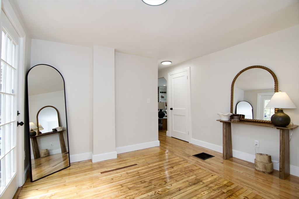 1657 Carew Street Springfield, MA 01104 - Photo 24 of 42