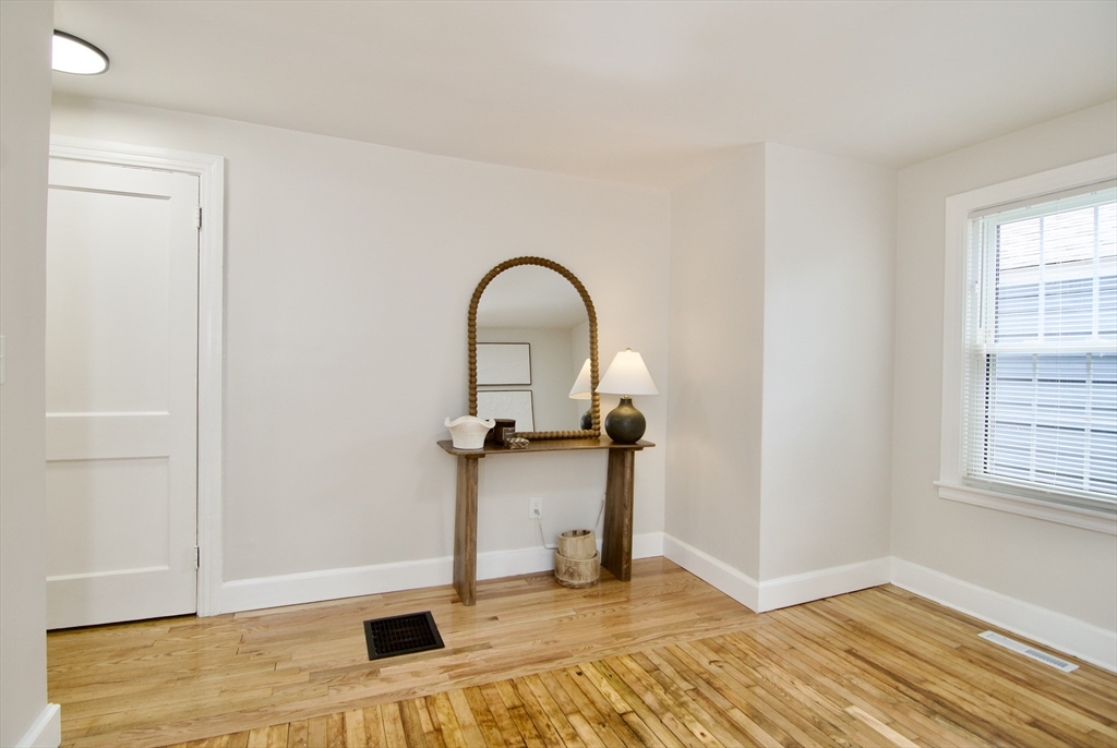 1657 Carew Street Springfield, MA 01104 - Photo 25 of 42