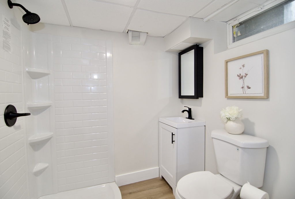 1657 Carew Street Springfield, MA 01104 - Photo 38 of 42