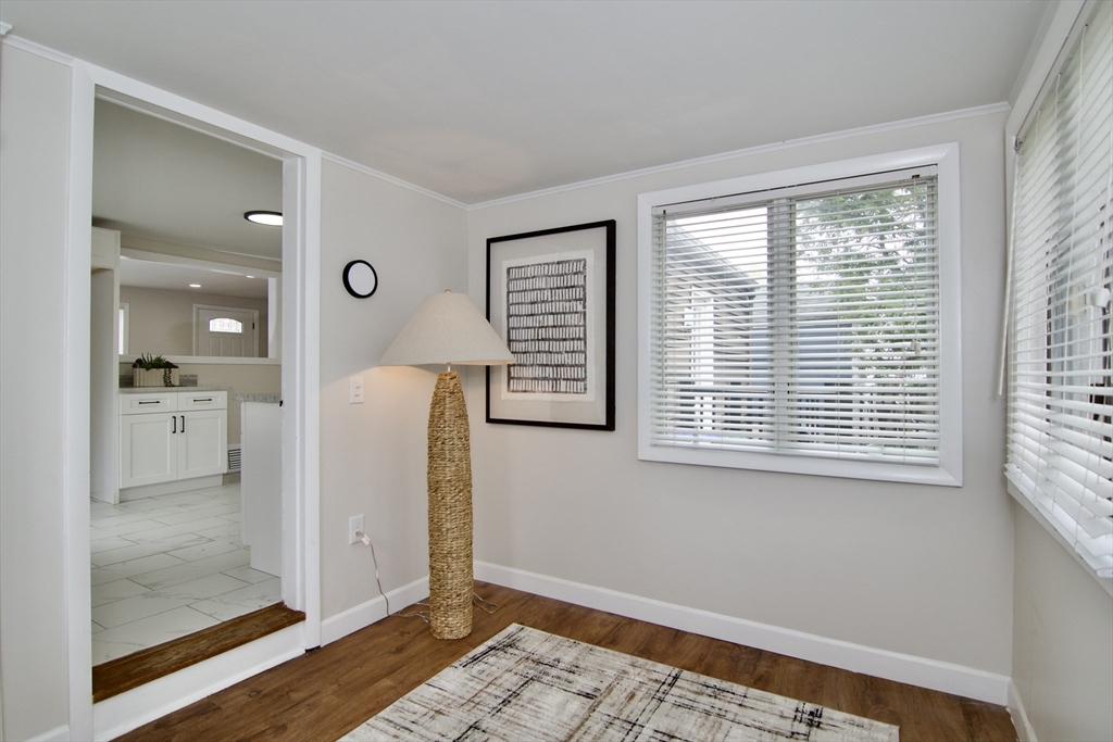 1657 Carew Street Springfield, MA 01104 - Photo 4 of 42