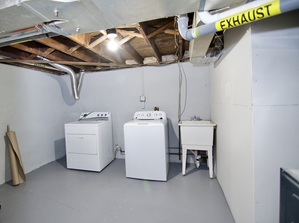 1657 Carew Street Springfield, MA 01104 - Photo 42 of 42