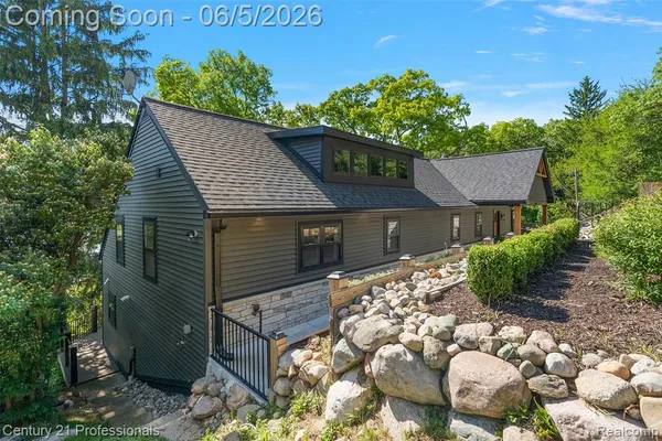 $1,525,000 | 1420 Pettibone Lake Road, Highland, MI 48356
