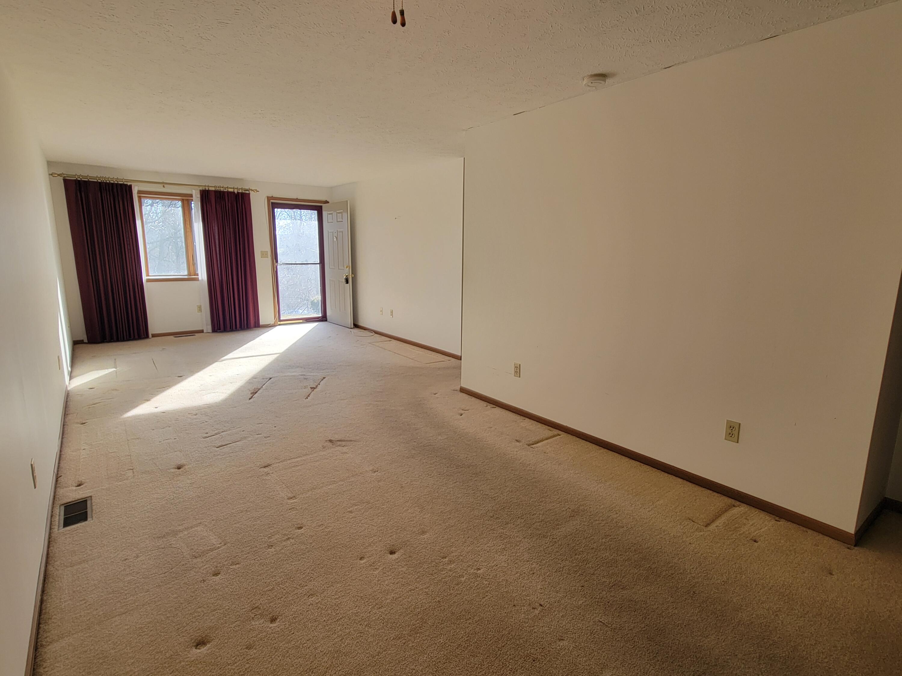 4256 Midfield Street Springfield, OH 45503 - Photo 4 of 15 Gallery Image 4