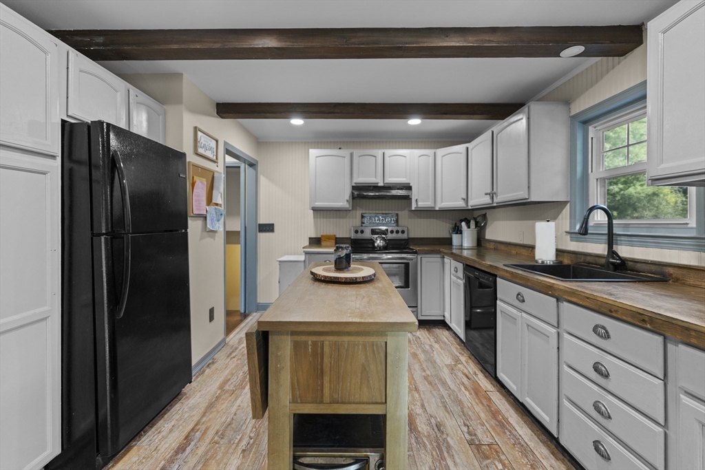 86 Pine Street Rochester, MA 02770 - Photo 6 of 41
