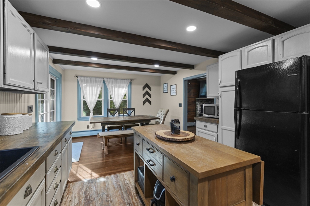86 Pine Street Rochester, MA 02770 - Photo 7 of 41