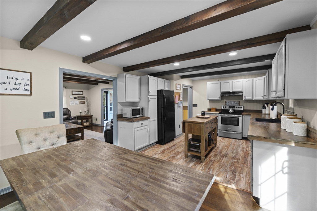 86 Pine Street Rochester, MA 02770 - Photo 9 of 41