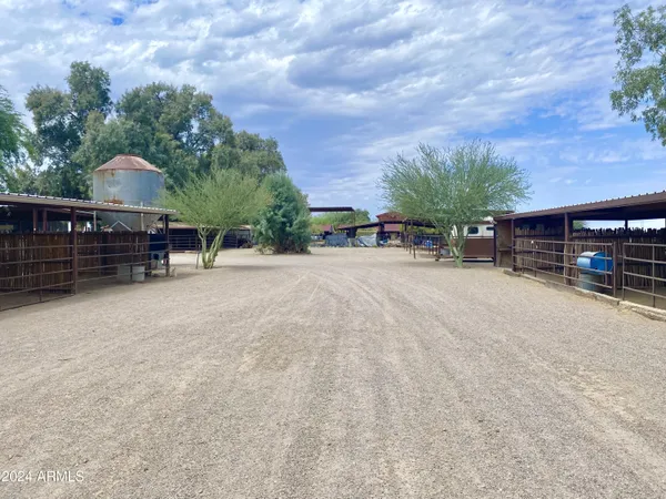$975,000 | 642 East Cornman Road, Coolidge, AZ 85128