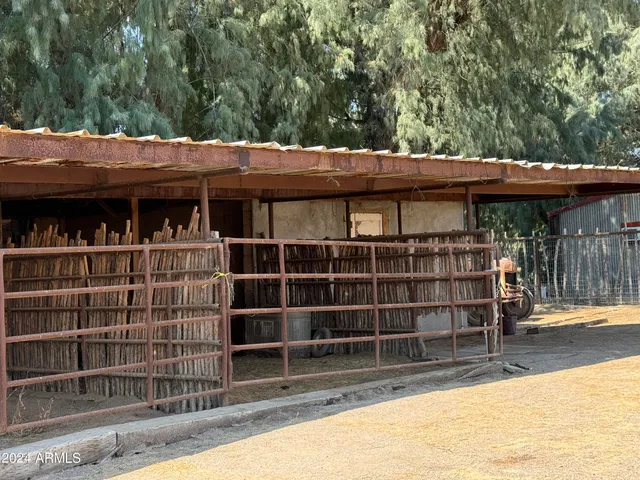 a view of outdoor space