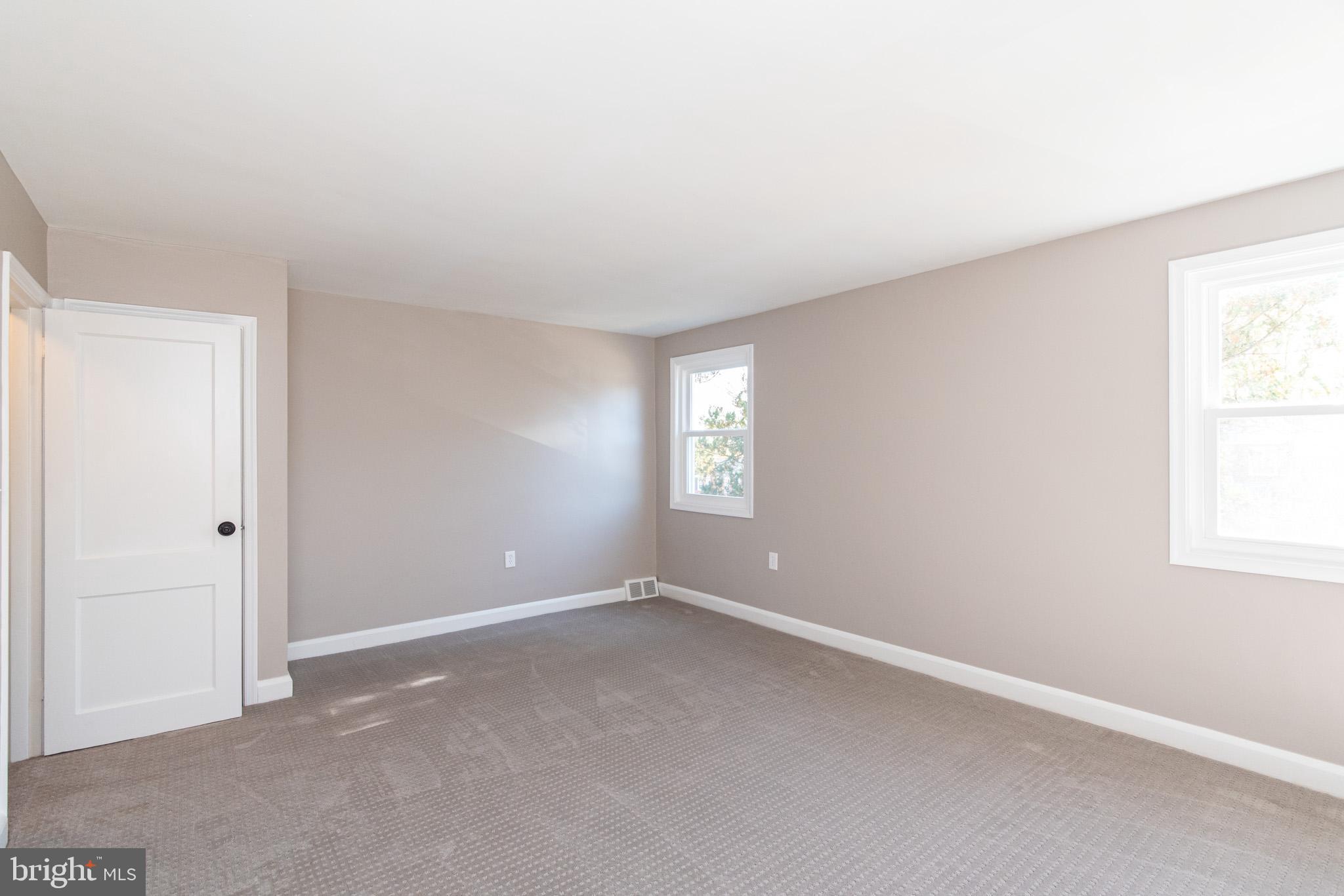 1812 Swansea Road Baltimore, MD 21239 - Photo 21 of 37 Room for large furniture