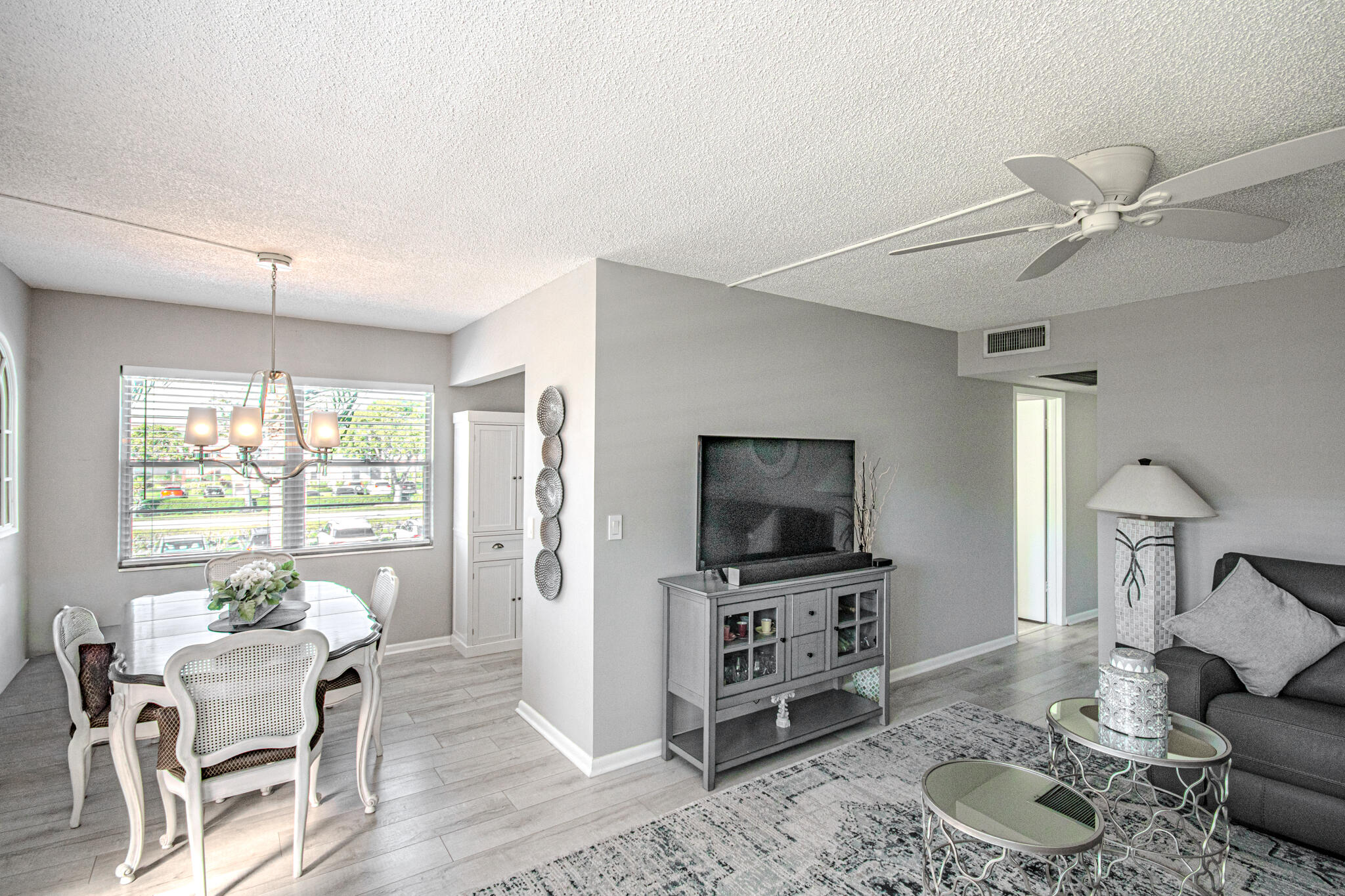 15 Dorset A Boca Raton, FL 33434 - Photo 3 of 20 Photo-701