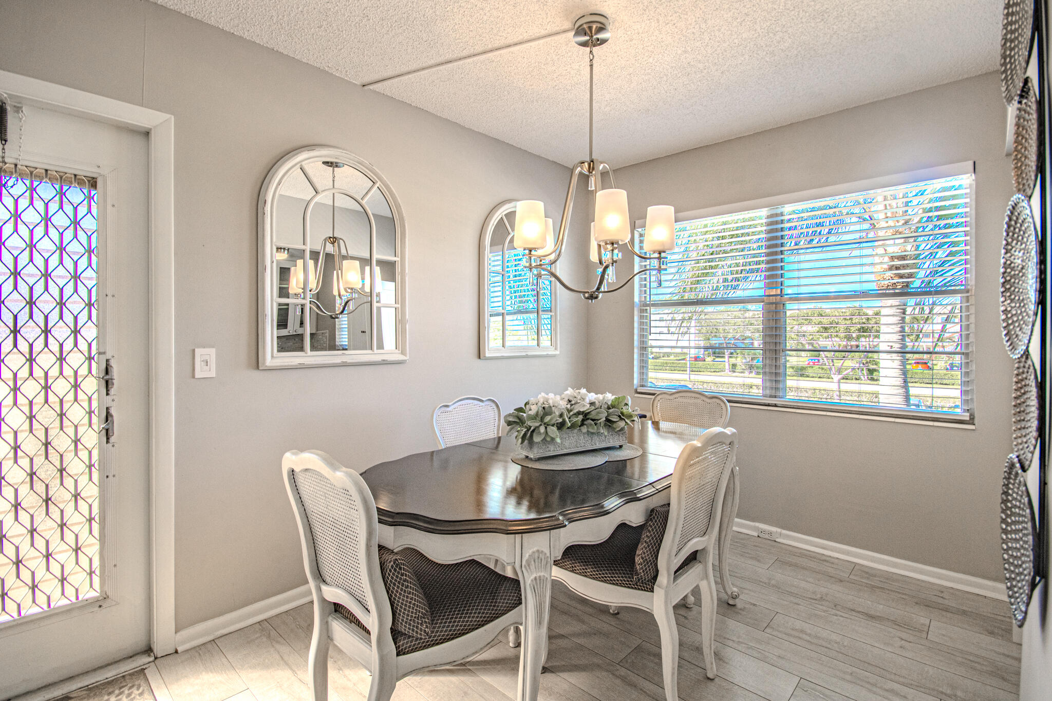 15 Dorset A Boca Raton, FL 33434 - Photo 4 of 20 Photo-700