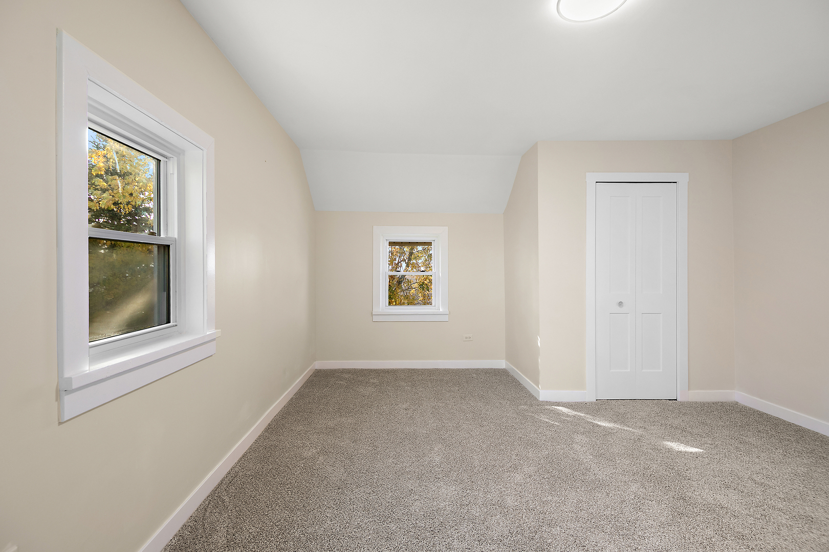 2773 North 900 East Road Ashkum, IL 60911 - Photo 24 of 30 an empty room with windows