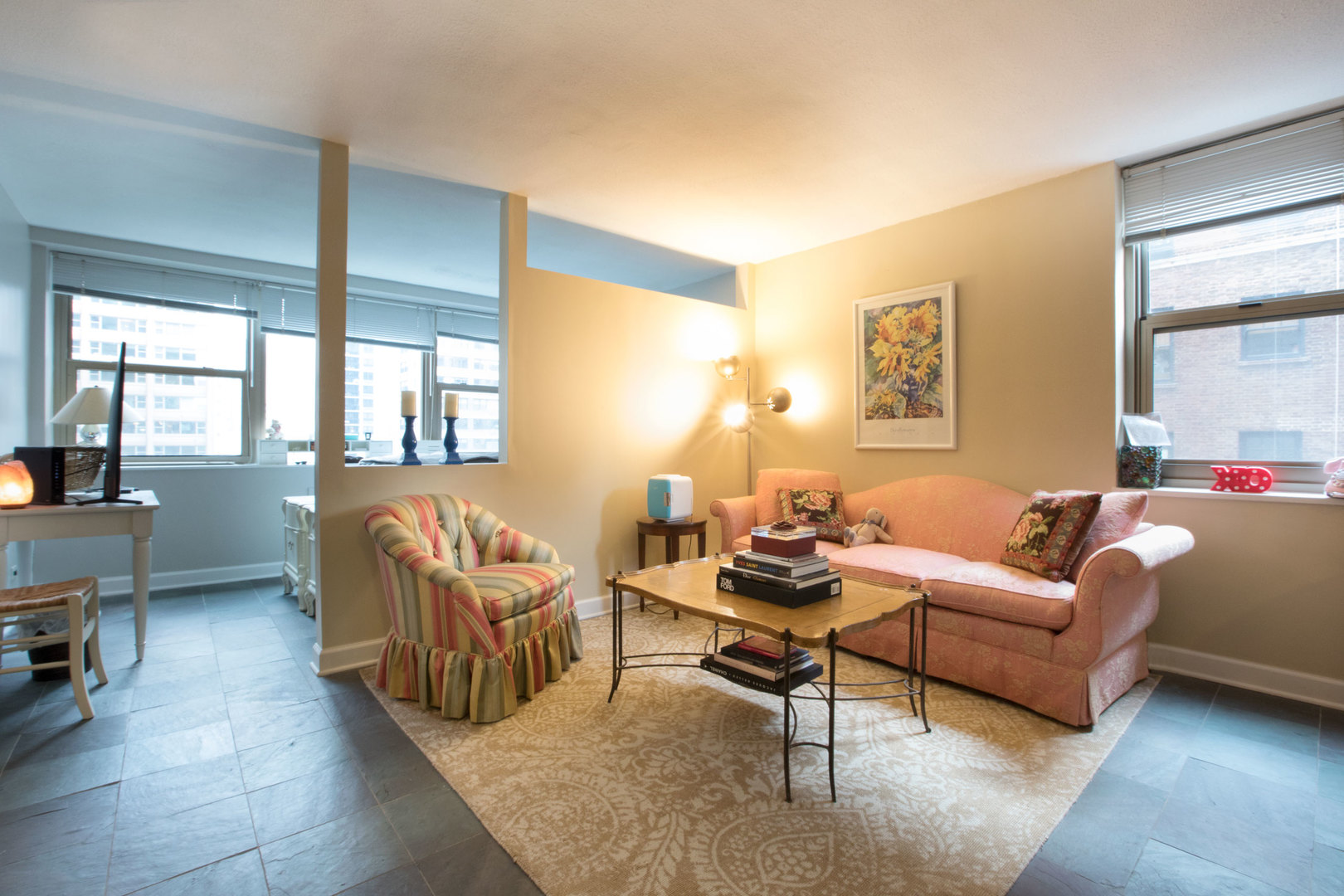 253 East Delaware Place, Unit 9H Chicago, IL 60611 - Photo 5 of 10