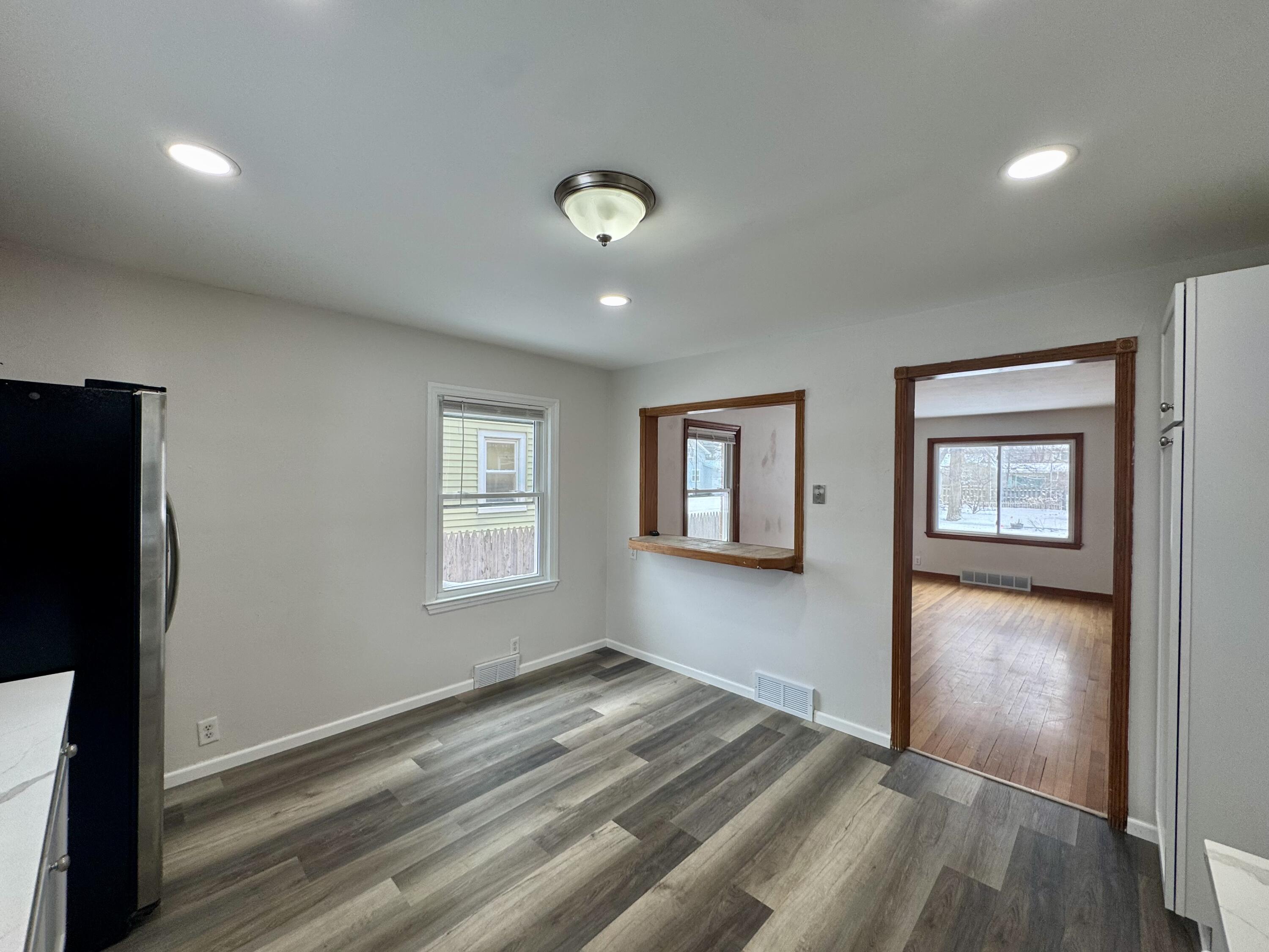 5601 37th Avenue Kenosha, WI 53144 - Photo 5 of 31 Unit 1 Kitchen