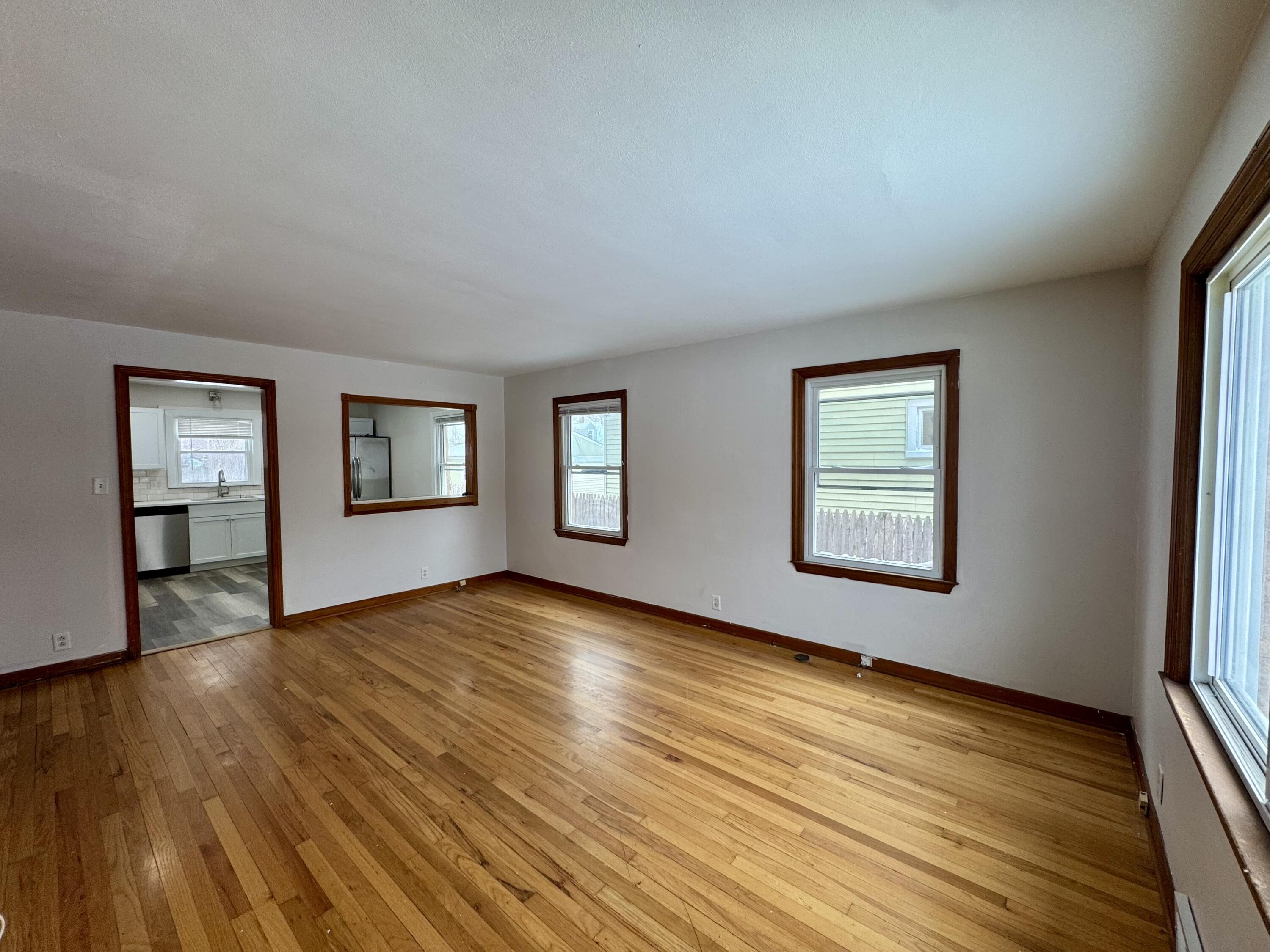 5601 37th Avenue Kenosha, WI 53144 - Photo 8 of 31 Unit 1 Living Room