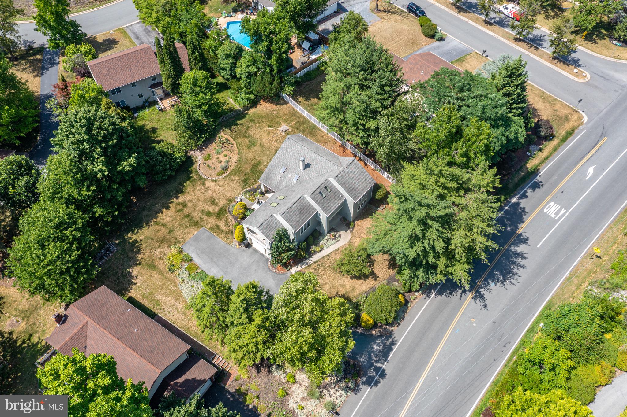 40 Gibraltar Road Reading, PA 19606 - Photo 3 of 35