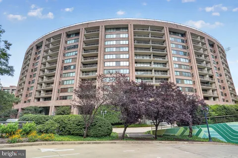 $425,000 | 1805 Crystal Drive, Unit 503S, Arlington, VA 22202