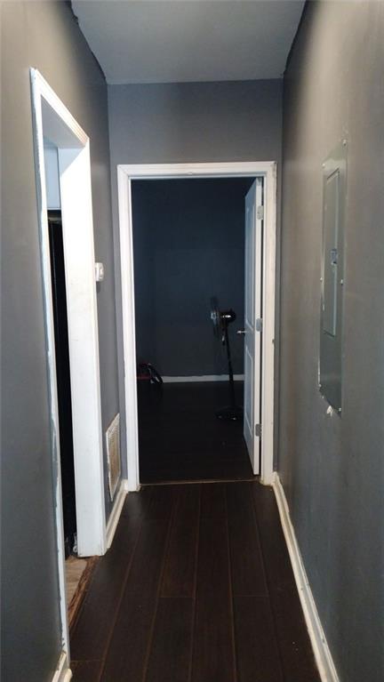 136 Hill Street Commerce, GA 30529 - Photo 11 of 27 a view of hallway with walk in closet