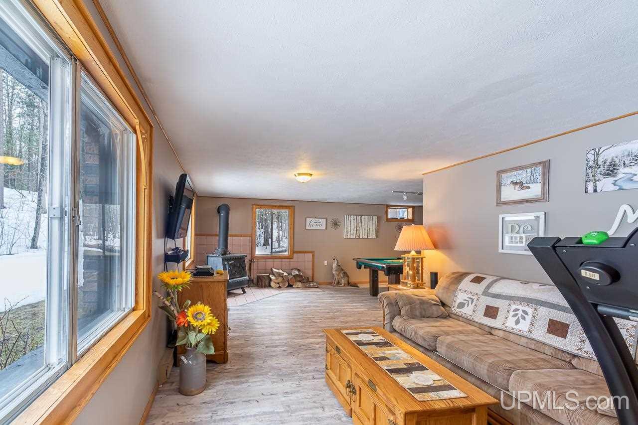 904 Willow Road Marquette, MI 49855 - Photo 18 of 38 Gallery Image 18