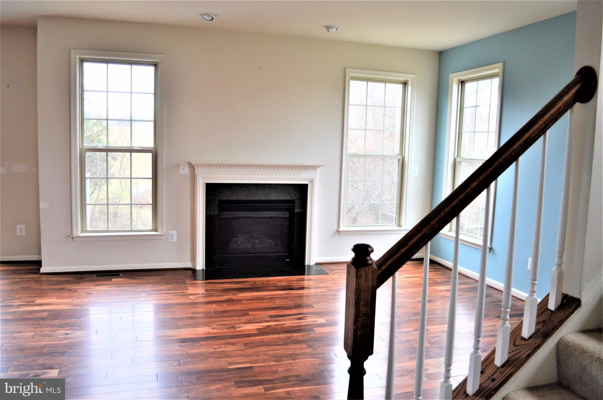 805 Kingsbrook Road Culpeper, VA 22701 - Photo 4 of 23 Living Room