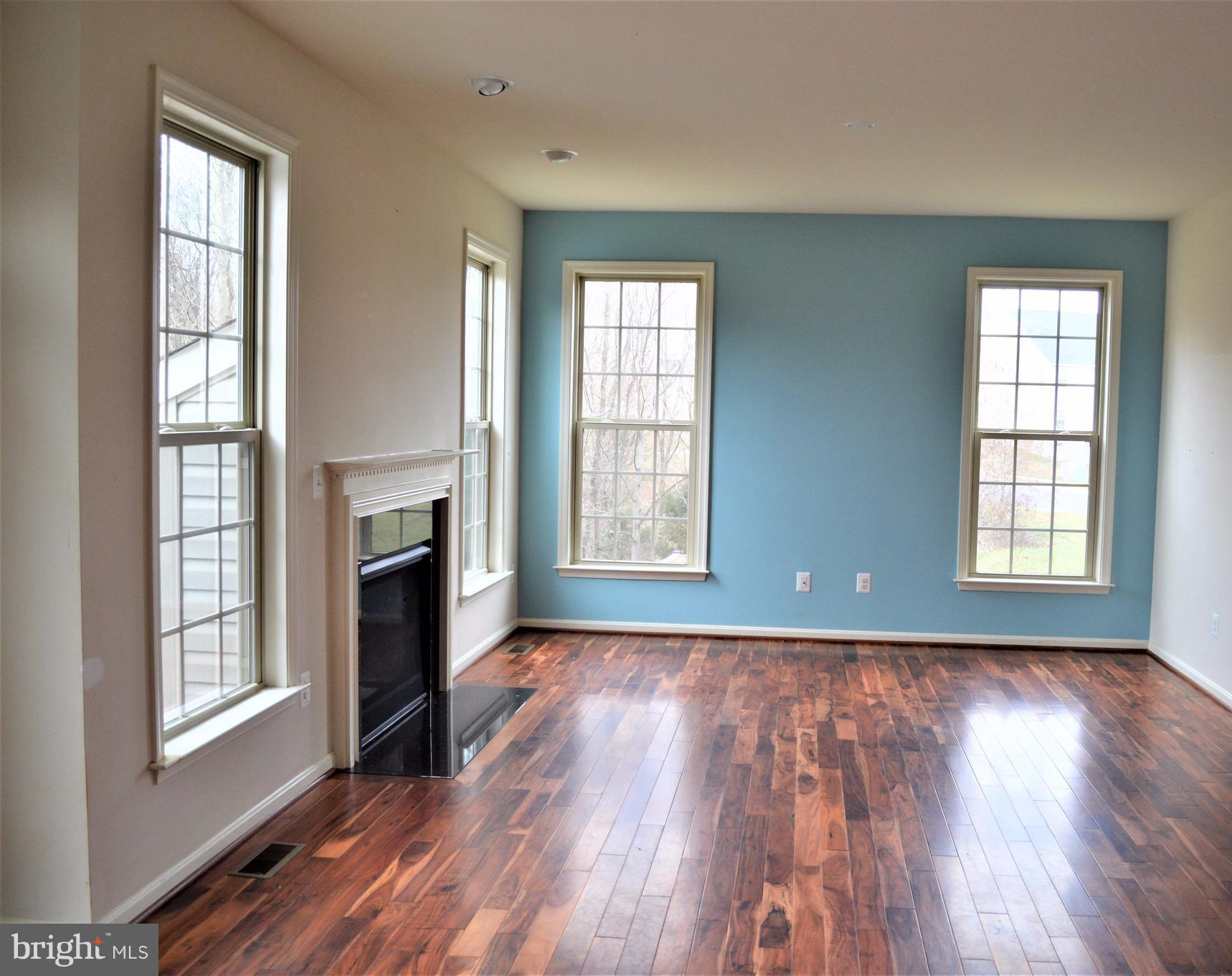 805 Kingsbrook Road Culpeper, VA 22701 - Photo 5 of 23 Living Room