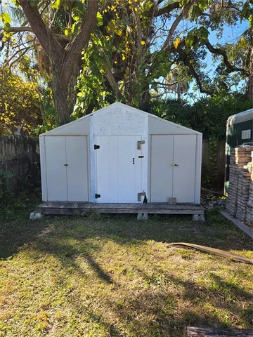 $2,000 | 101 West Lemon Street, Unit 1, Tarpon Springs, FL 34689