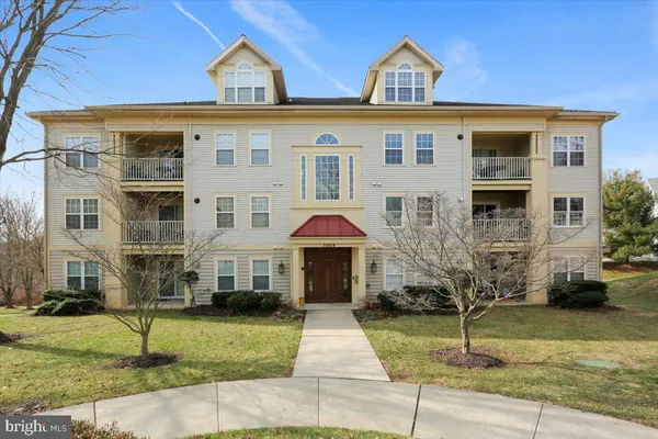 $350,000 | 11828 Eton Manor Drive, Unit 301, Germantown, MD 20876