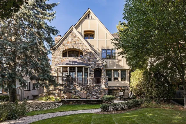 $2,995,000 | 4638 West Lake Harriet Parkway, Minneapolis, MN 55410