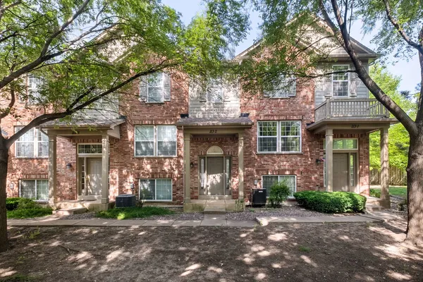 $3,000 | 113 Blackhawk Court, Unit 2, Wood Dale, IL 60007