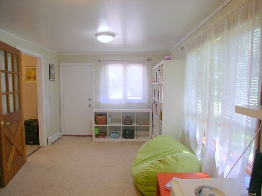 9 Mayflower Road Framingham, MA 01701 - Photo 16 of 30 Gallery Image 16