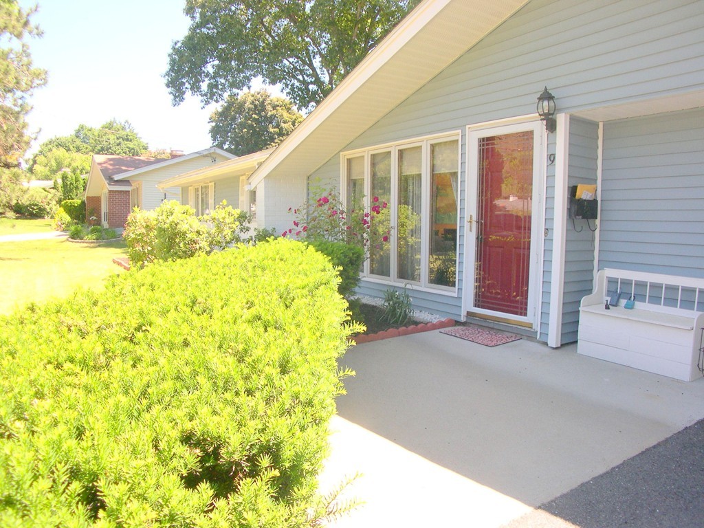 9 Mayflower Road Framingham, MA 01701 - Photo 3 of 30 Gallery Image 3