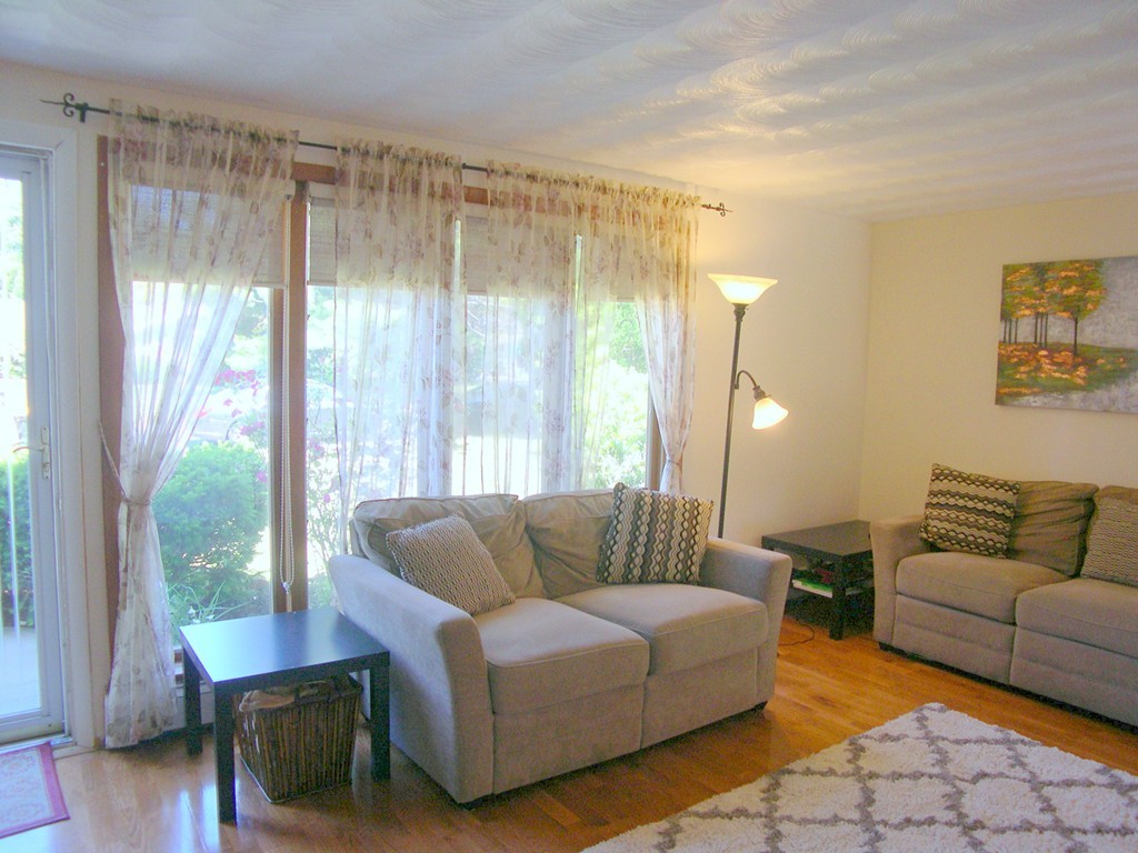 9 Mayflower Road Framingham, MA 01701 - Photo 5 of 30 Gallery Image 5