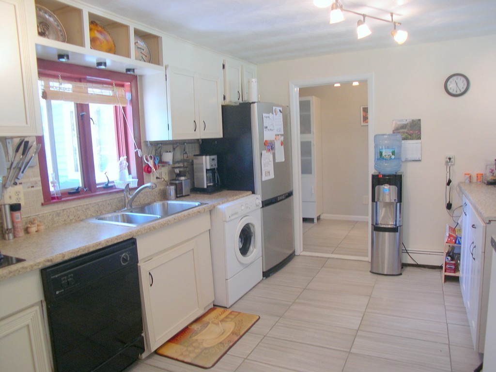 9 Mayflower Road Framingham, MA 01701 - Photo 10 of 30 Gallery Image 10