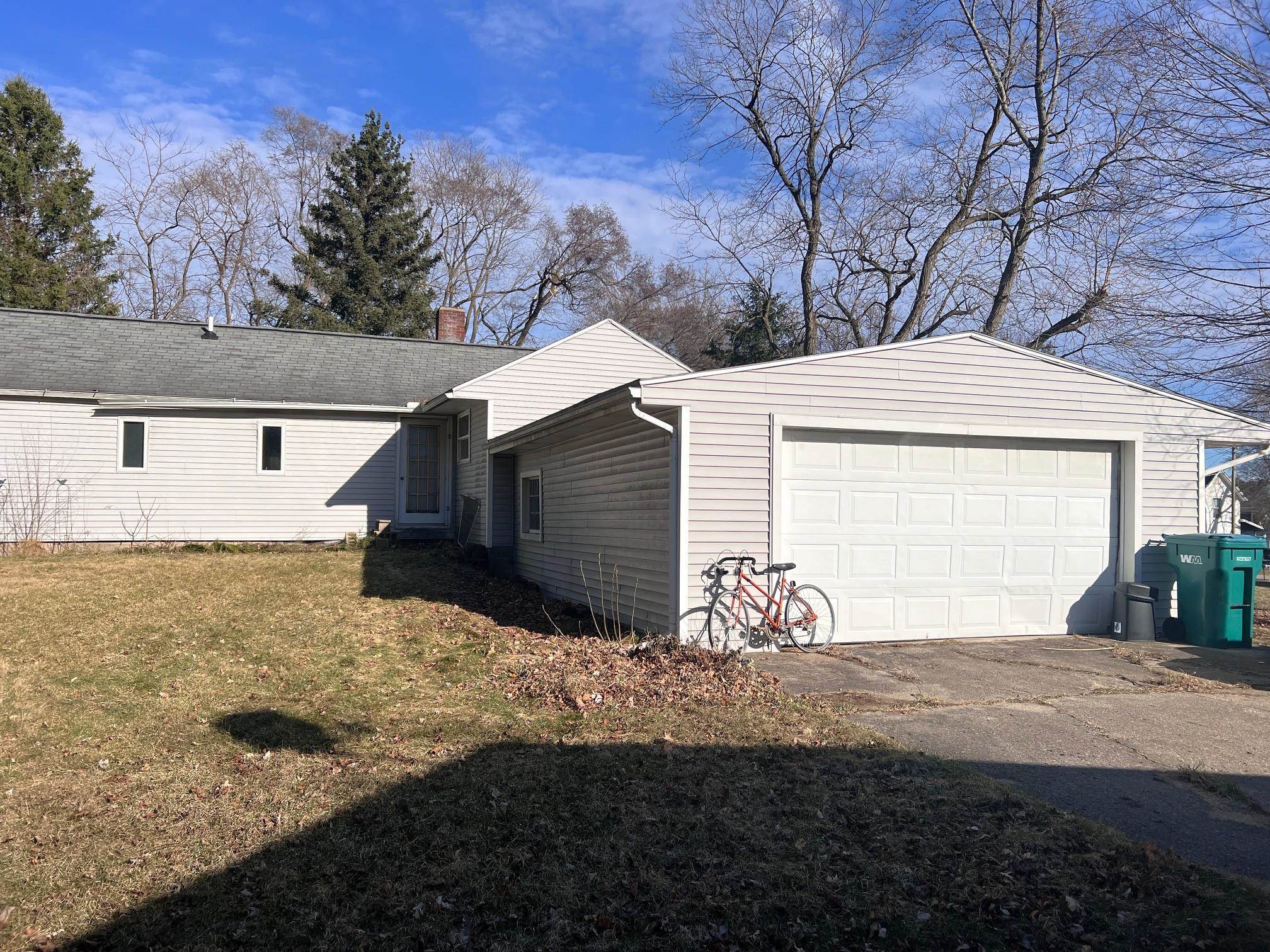 200 West Rolfe Street Perry, MI 48872 - Photo 3 of 16 50168925-d2178325-1441-410f-939c-51bed67e39b0.JPG