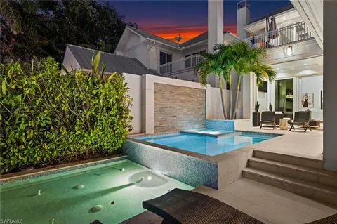 $5,595,000 | 770 Park Street, Naples, FL 34102