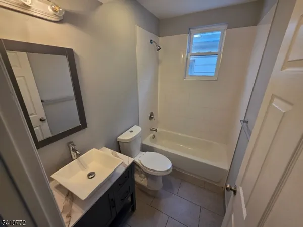 $3,200 | 245 Marshall Street, Unit 2, Elizabeth Port, NJ 07206