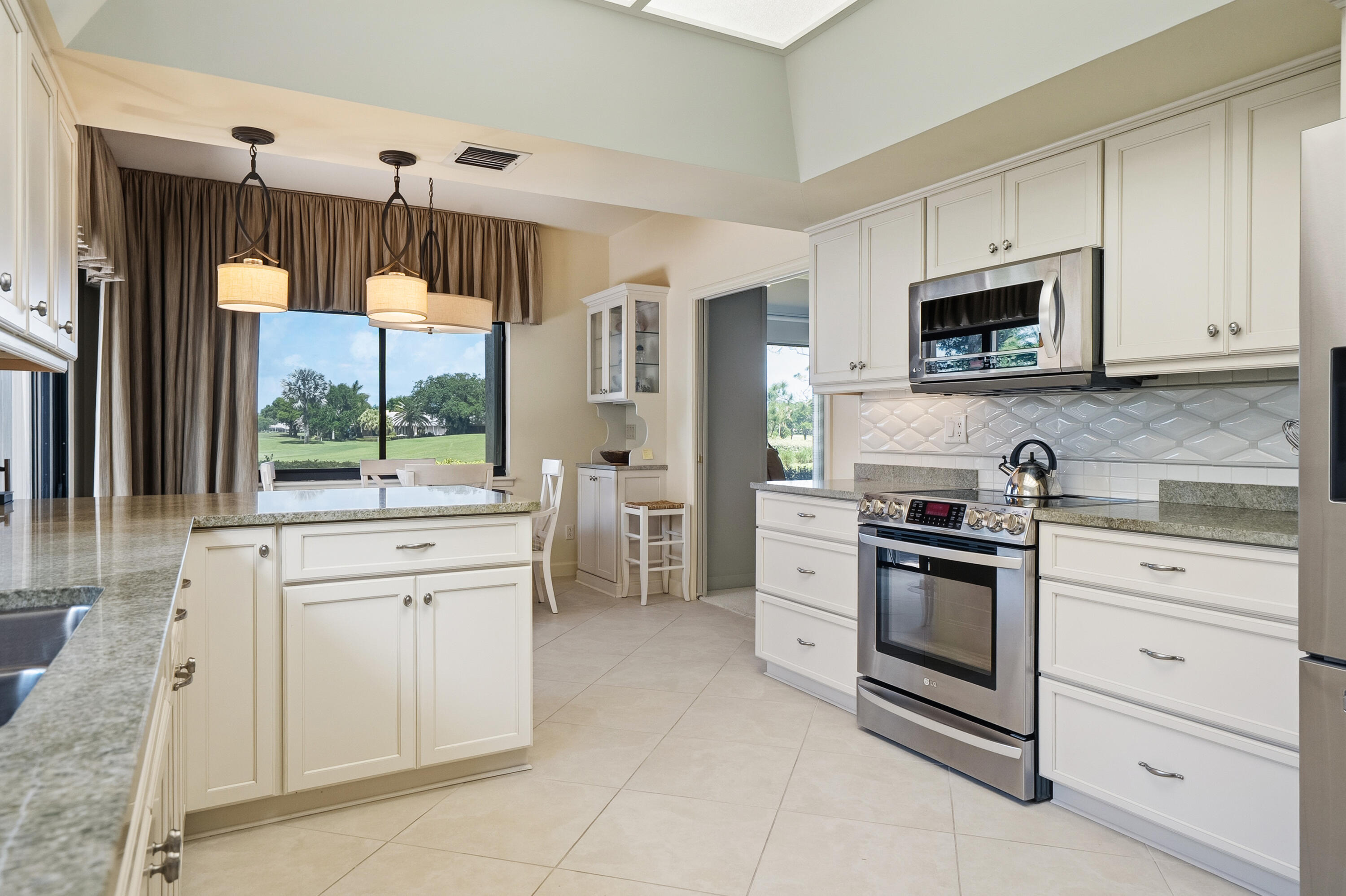 6997 Southeast Pacific Drive Stuart, FL 34997 - Photo 12 of 57 DSC05111