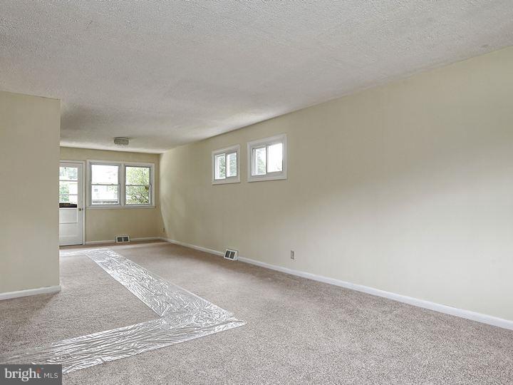 423 Cornwall Road Cherry Hill, NJ 08034 - Photo 4 of 15
