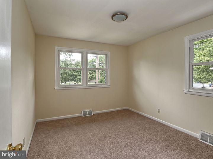 423 Cornwall Road Cherry Hill, NJ 08034 - Photo 8 of 15
