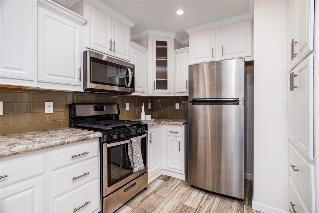 32 Onyx Path Gardner, MA 01440 - Photo 11 of 30