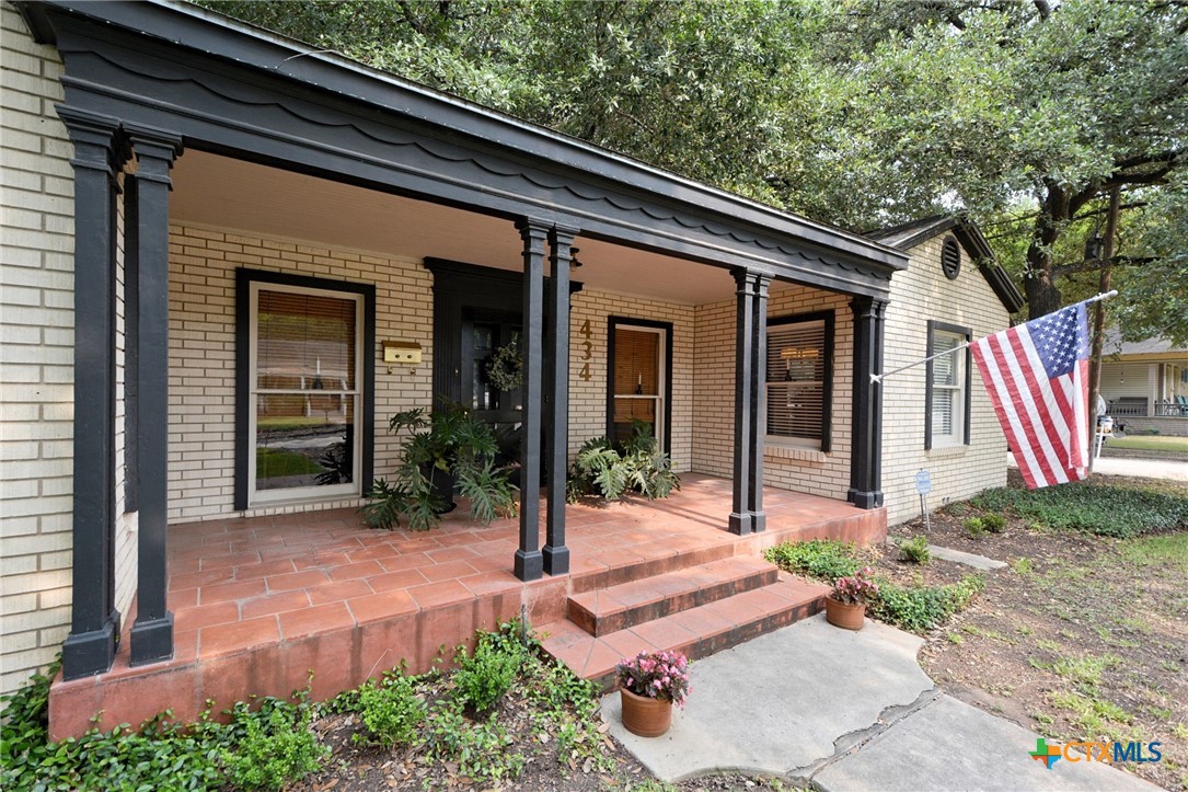 434 North Milam Street Seguin, TX 78155 - Photo 1 of 1