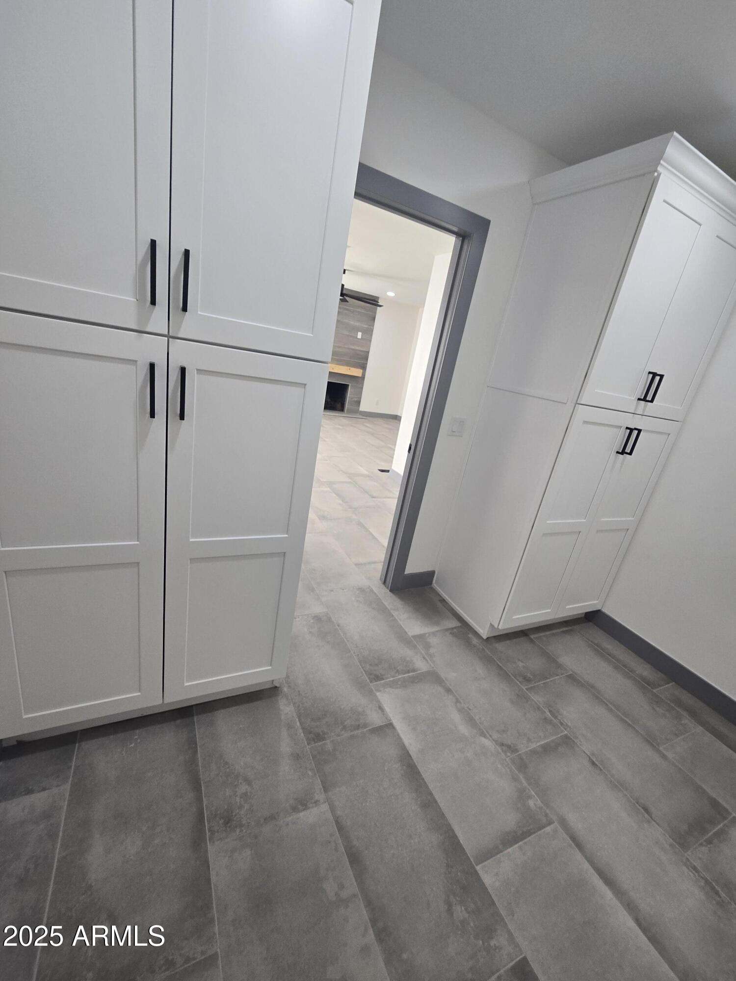 3241 North 27th Place Phoenix, AZ 85016 - Photo 23 of 25 a view of a garage