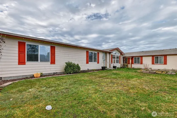 $600,000 | 402 Parrish Road, Sequim, WA 98382